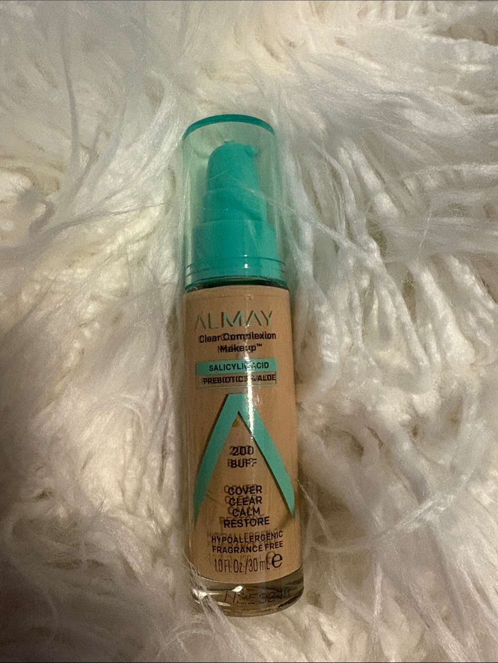 Almay Foundation 200 Buff - Beige with Teal Cap